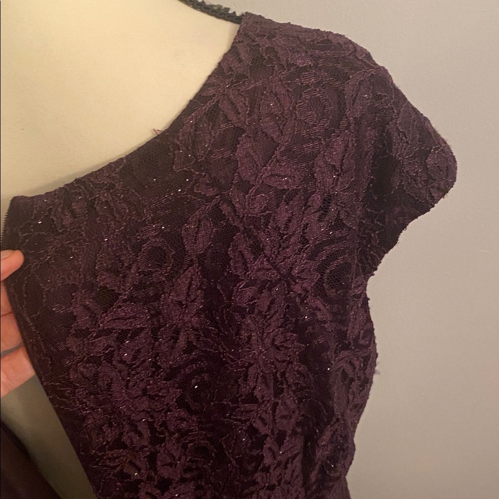 TAHARI sparking eggplant colored special occasions dress size 14 - Picture 10 of 11